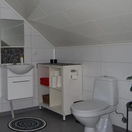 Cozy Penthouse Apartment Tustna Apartament