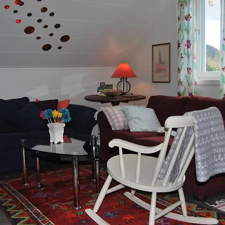 Apartament Cozy Penthouse Apartment Tustna