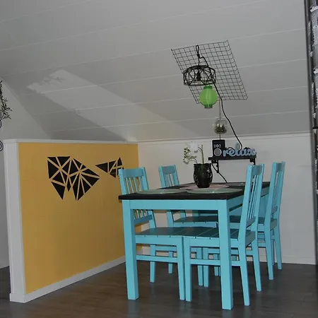 Cozy Penthouse Apartment Tustna *
